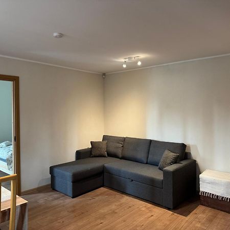 Dikol Two-Room Apartment-Self Check-In & Free Parking Near City Center Таллин Экстерьер фото