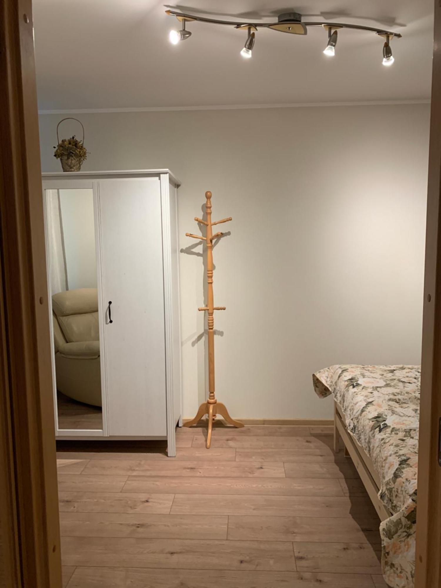 Dikol Two-Room Apartment-Self Check-In & Free Parking Near City Center Таллин Экстерьер фото