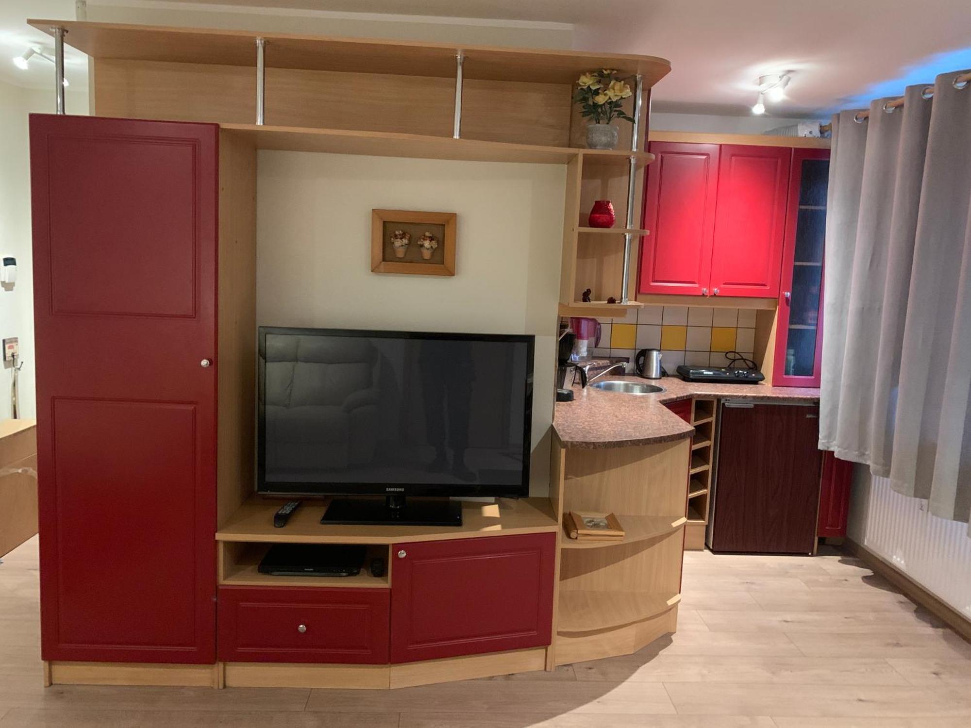 Dikol Two-Room Apartment-Self Check-In & Free Parking Near City Center Таллин Экстерьер фото