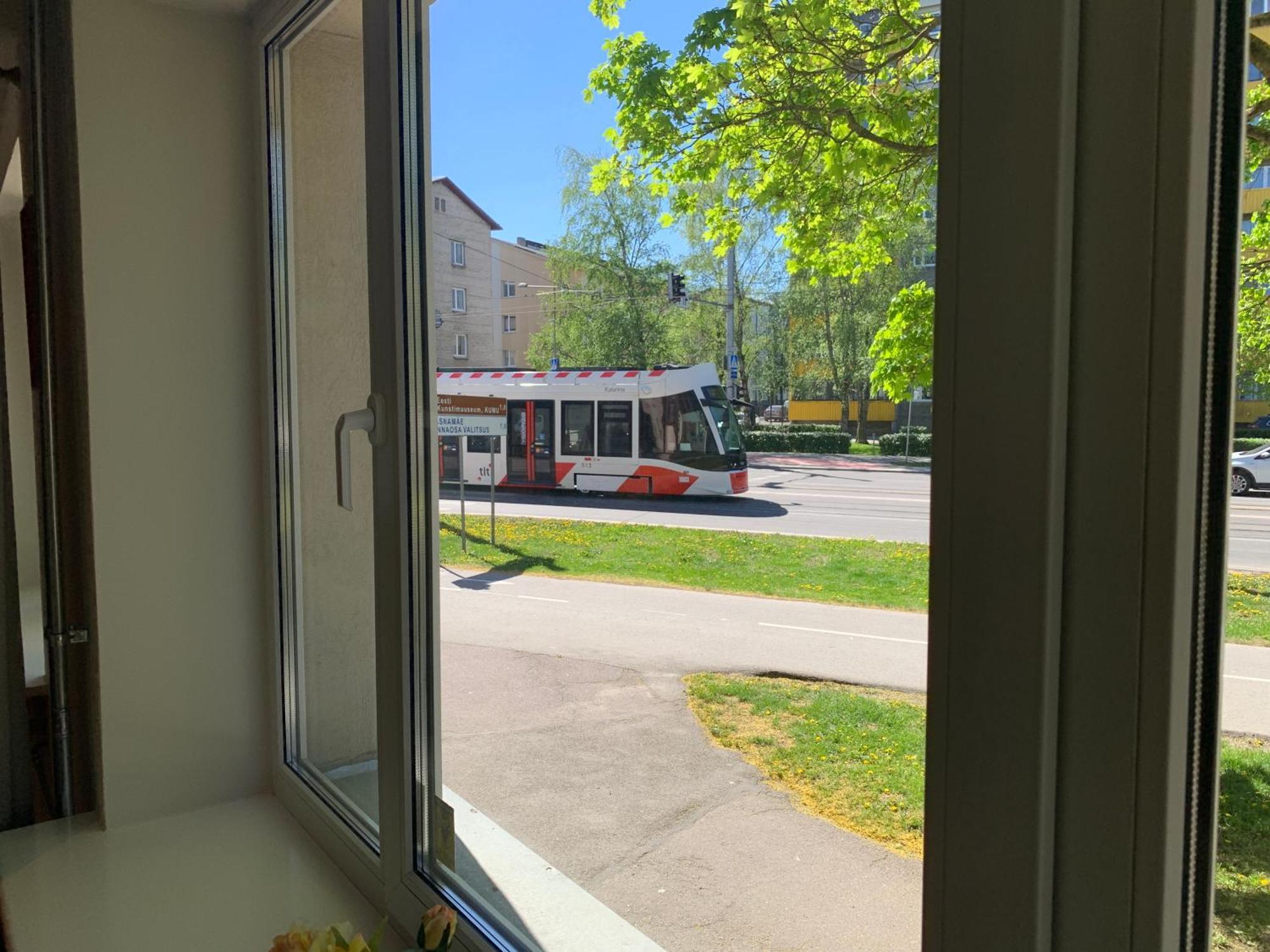 Dikol Two-Room Apartment-Self Check-In & Free Parking Near City Center Таллин Экстерьер фото