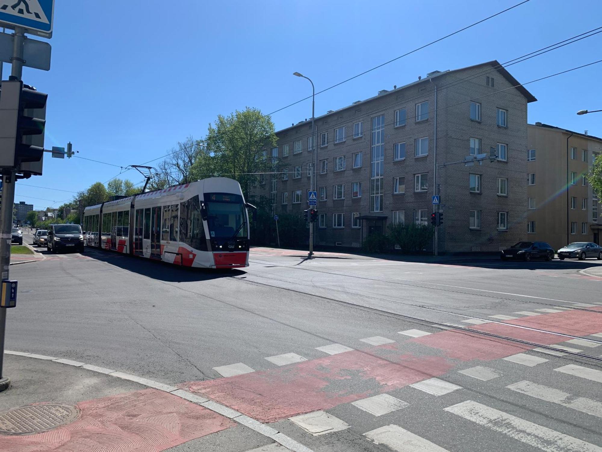 Dikol Two-Room Apartment-Self Check-In & Free Parking Near City Center Таллин Экстерьер фото